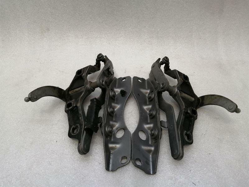 Mercedes-Benz A (W176) MERCEDES S-CLASS W221 BONNET HINGE SET A2218800328 HOOD HINGE SET Body type: Saloon
Fuel: Diesel