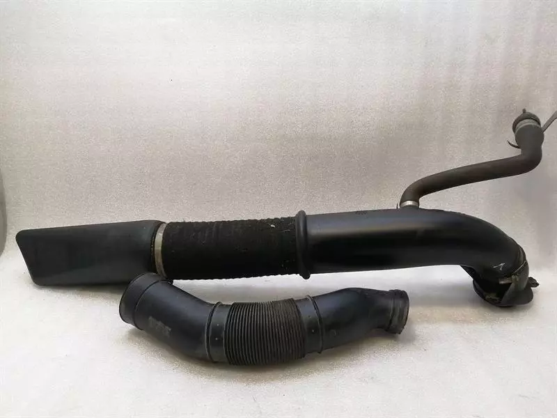 Mercedes-Benz A (W176) Mercedes G-Class W463 Intake Pipe A4630940111 Intake Hose Charging Air LEFT Body type: SUV
Fuel: Diesel