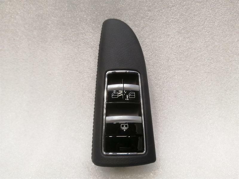 Mercedes-Benz A (W176) Mercedes S-Class W221 RRH Window Switch A2218709510 Power Window Switch Hi Re Body type: Saloon
Fuel: Diesel