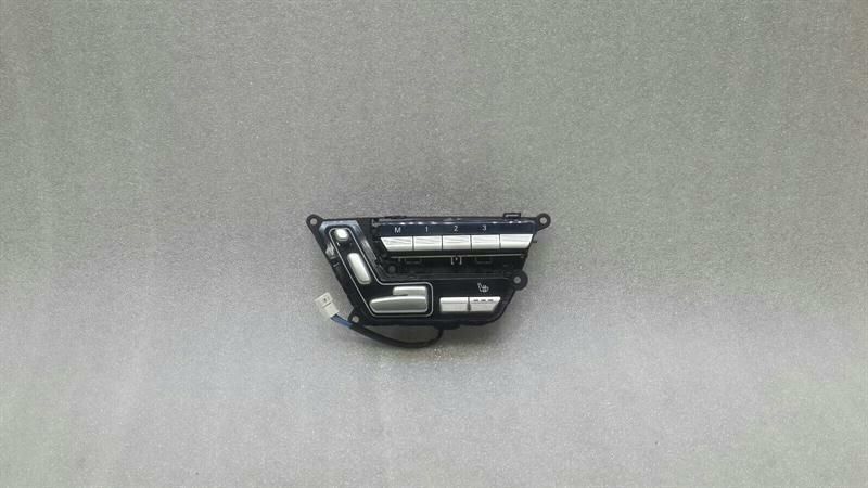 Mercedes S-Class W221 left seat switch A2218702079 seat switch left