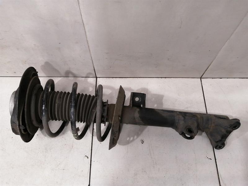 Mercedes-Benz CLS (C218) Mercedes CLS W218 shock absorber front A2183231500 shock absorber front L=R Body type: Saloon
Fuel: Diesel