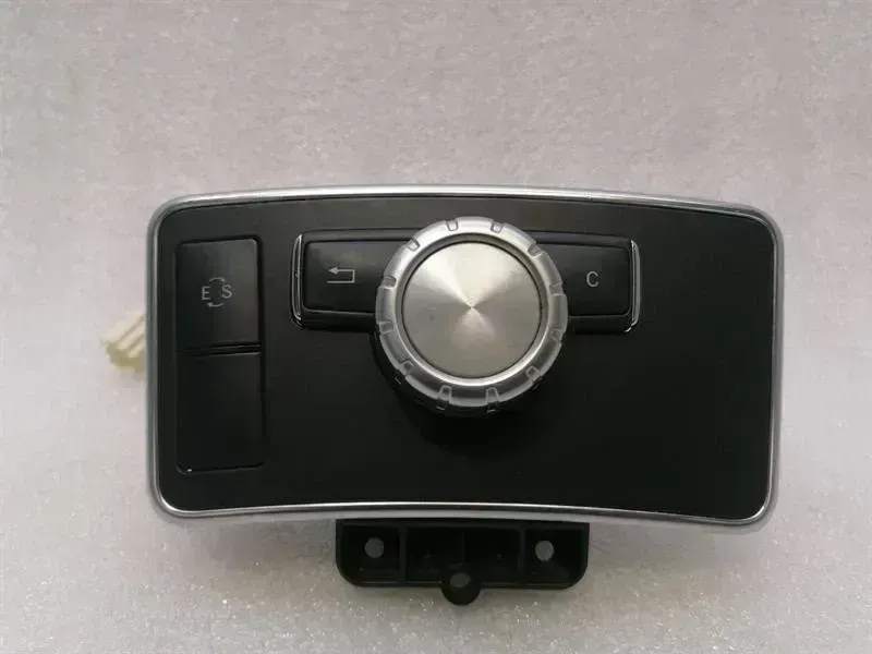 Mercedes-Benz CLS (C218) Mercedes W218 multimedia switch A2129054900 switch navigation switch A1728701558 Body type: Saloon
Fuel: Diesel