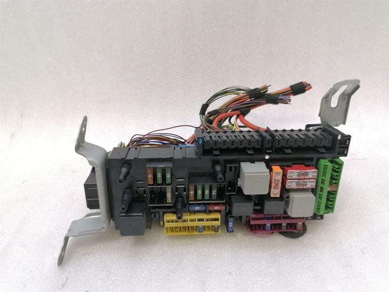 Mercedes-Benz CLS (C218) MERCEDES CLS W218 SAM Fuse Box A2129060205 Fuse Box SAM Body type: Saloon
Fuel: Diesel