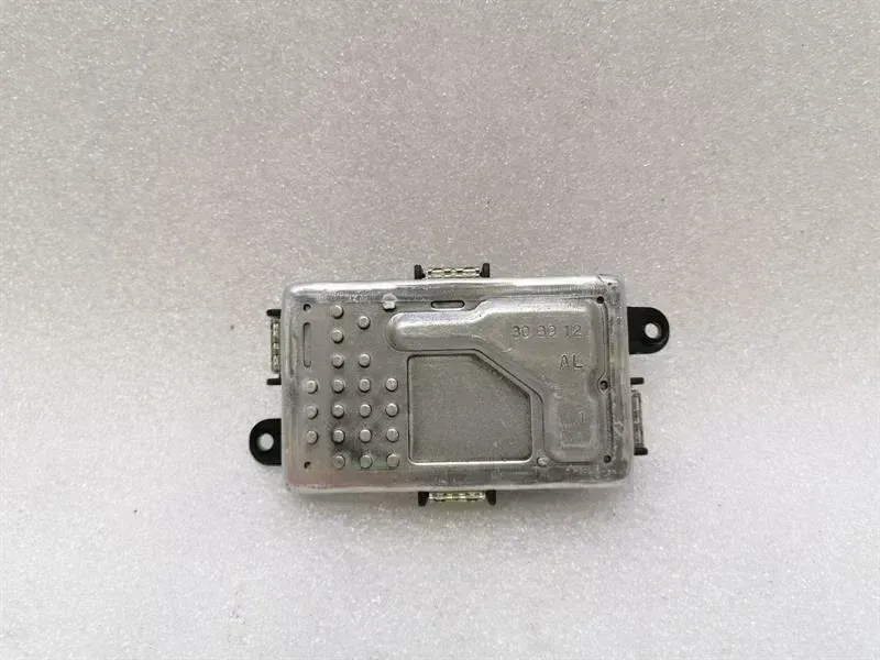 Mercedes-Benz CLS (C218) Mercedes CLS W218 Heater Resistor A2128702110 Blower Regulator Regulator Body type: Saloon
Fuel: Diesel