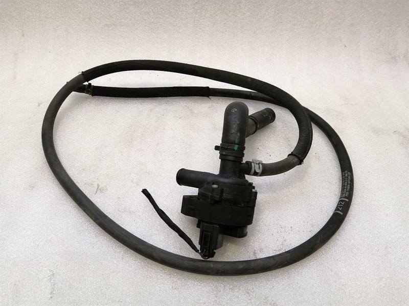 Mercedes-Benz CLS (C218) Mercedes CLS W218 additional cooling pump A2128350164 coolant pump pump Body type: Saloon
Fuel: Diesel