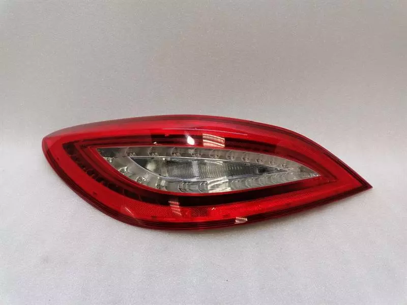 Mercedes-Benz CLS (C218) Mercedes CLS W218 Left Rear Light A2189060158 Rear Left Tail Light Body type: Saloon
Fuel: Diesel