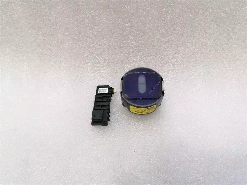Mercedes-Benz CLS (C218) Mercedes CLS W218 Rain Sensor Set A2049014504 Rain Sensor Set Body type: Saloon
Fuel: Diesel