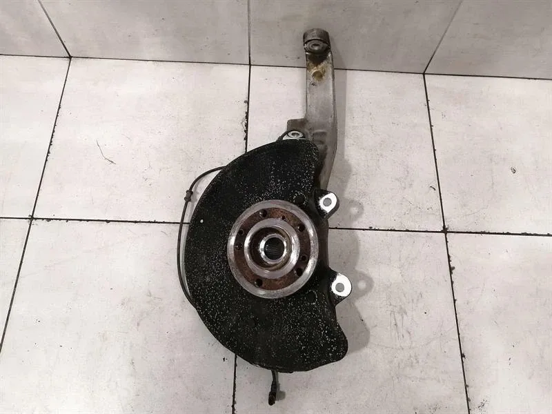 Mercedes GLS 350D Left Front Hub A1663300920 Wheel Bearing Housing Front Left