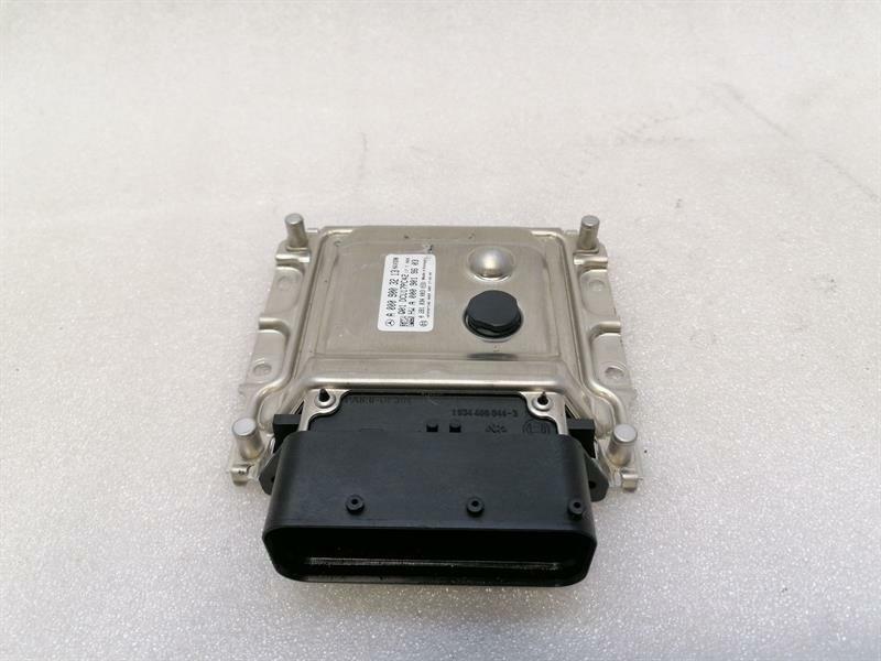Mercedes-Benz GL / GLS (X166) Mercedes GLS350D BlueTEC ADBLUE Electronic Module A0009003213 ADBLUE Control Unit Body type: SUV
Fuel: Diesel