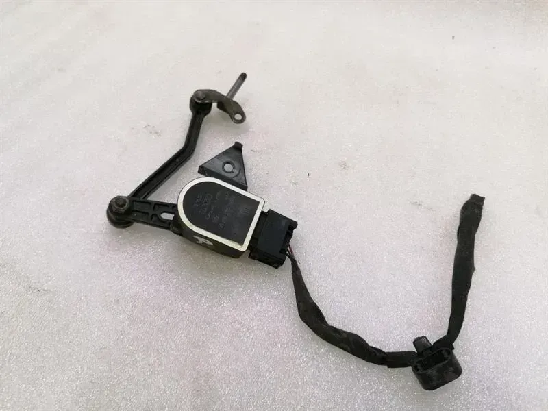 Mercedes-Benz ML / GLE (W166) Mercedes GLE W292 C292 FRH level sensor A0045429918 front right level sensor Body type: SUV
Fuel: Diesel
