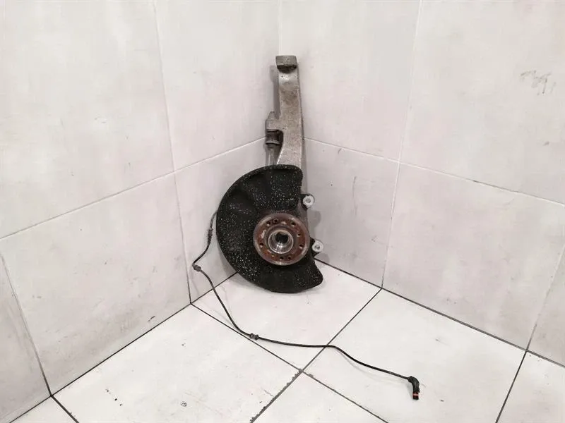 Mercedes GLS 350D Left Front Hub A1663300920 Wheel Bearing Housing Front Left