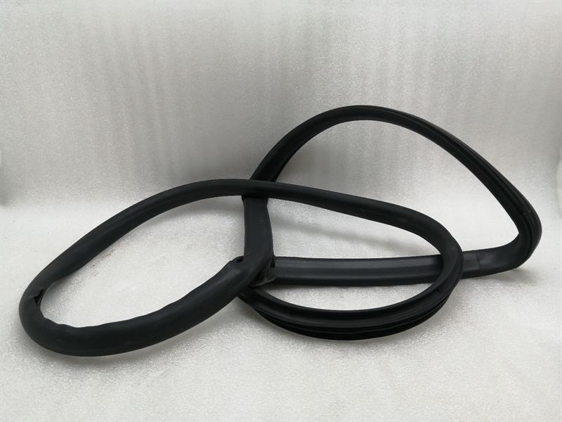 Maserati Quattroporte 2012-2024 MASERATI QUATTROPORTE VI M156 Rear Left Door Seal 670030425 Türdichtungen Li