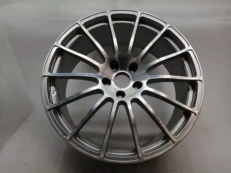 Maserati Quattroporte Maserati Quattroporte VI M156 Alloy Wheel 670025755 Alloy Wheel 8.5 x20 et44 Body type: Saloon
Fuel: Diesel