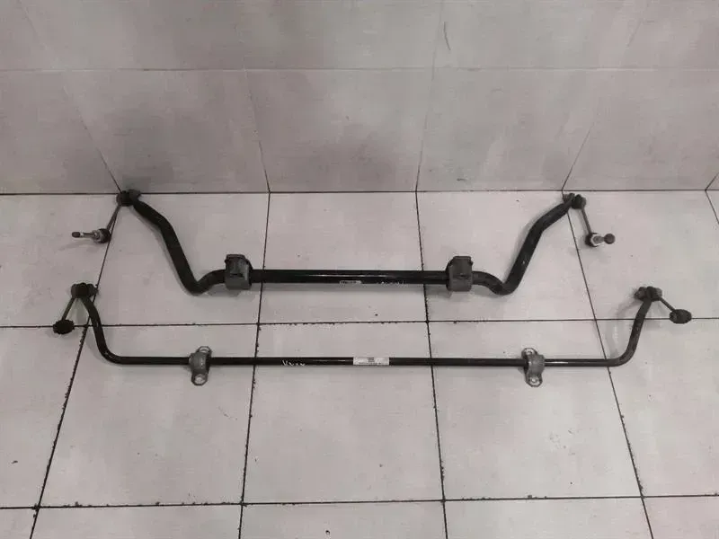 Maserati Quattroporte MASERATI QUATTROPORTE VI M156 Anti Roll Bar Front 6700065980 Front Anti Roll Bar Body type: Saloon
Fuel: Diesel
