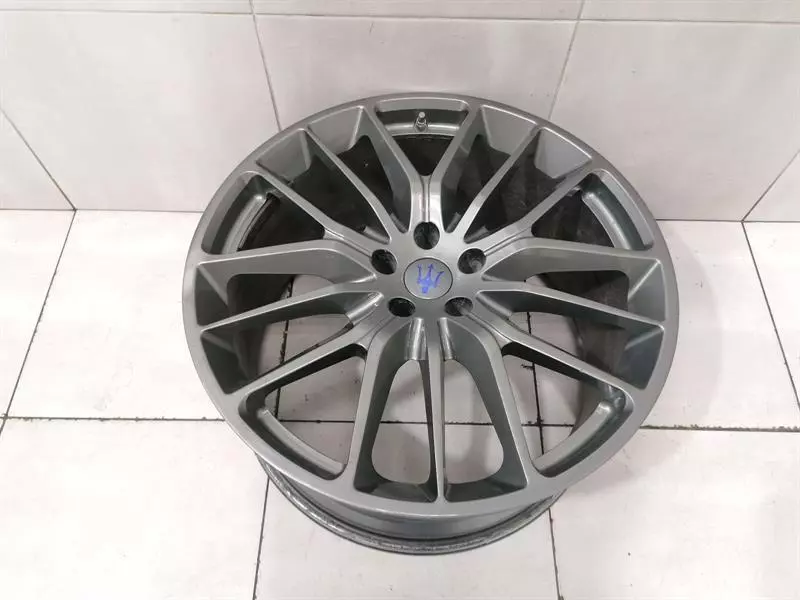 Maserati Quattroporte 21 MASERATI QUATTROPORTE VI M156 Alloy Wheel 670011859 Alloy Rims 10.5JX21 ET45 Body type: Saloon
Fuel: Diesel
