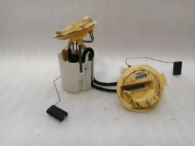 Maserati Quattroporte MASERATI QUATTROPORTE M156 Fuel Pump Electric 670004173 Kraftstoffpump Body type: Saloon
Fuel: Diesel
