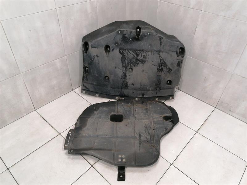 Maserati Quattroporte Maserati Quattroporte VI M156 Undertray Set 670030777 Underbody Trim Set Body type: Saloon
Fuel: Diesel