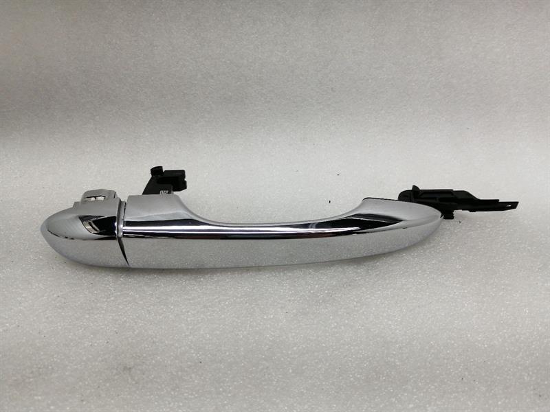 Maserati Quattroporte MASERATI QUATTROPORTE VI M156 Rear Left Door handle KEYLESS 670075322 Türgriff Body type: Saloon
Fuel: Diesel