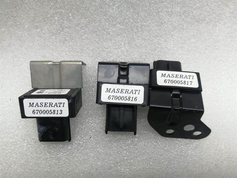 Maserati Quattroporte MASERATI QUATTROPORTE VI M156 Acceleration Sensor Set 670005817 Sensor Satz Body type: Saloon
Fuel: Diesel