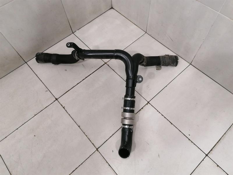 Maserati Quattroporte MASERATI QUATTROPORTE VI M156 Intercooler Pipe 670004156 Druckrohr Ladeluftrohr Body type: Saloon
Fuel: Diesel