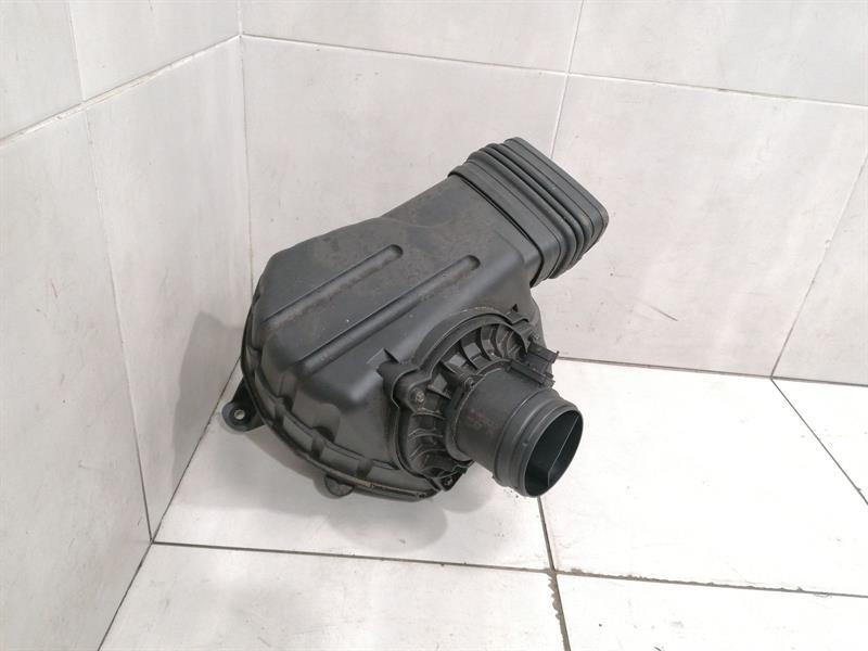 Maserati Quattroporte MASERATI QUATTROPORTE VI M156 Airbox 670004602 Luftfilterkast Body type: Saloon
Fuel: Diesel
