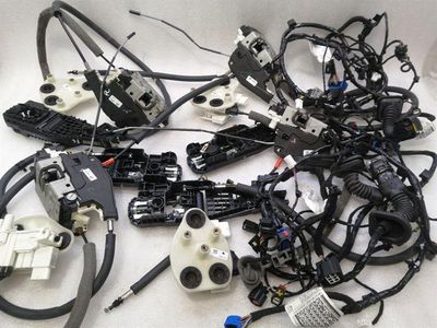 Комплект замков для дверей MASERATI QUATTROPORTE VI M156 с мягким закрытием 670038411