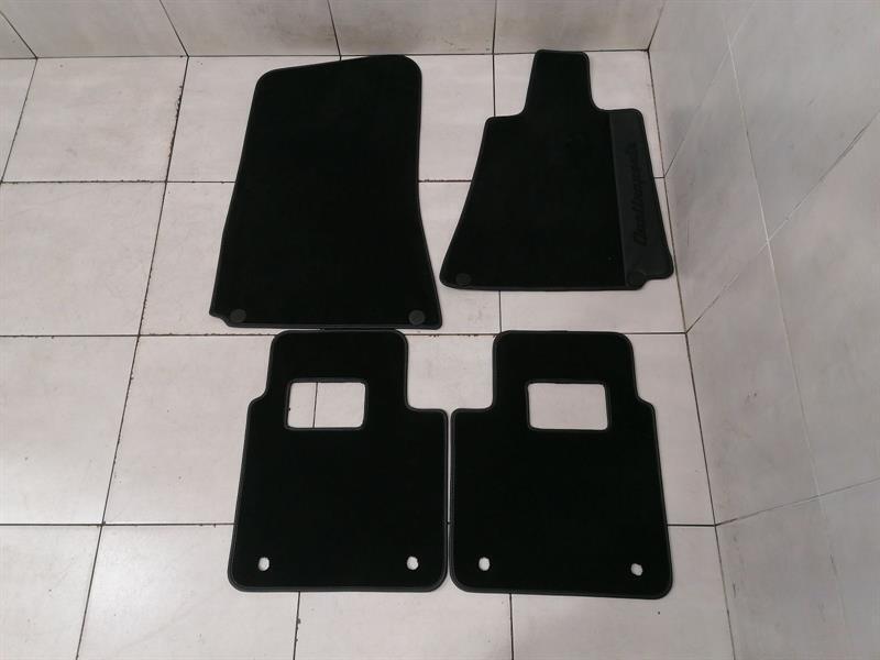 Maserati Quattroporte MASERATI QUATTROPORTE VI M156 Floor Mat Set 940000635 RHD RIGHT HANDLEBAR Body type: Saloon
Fuel: Diesel