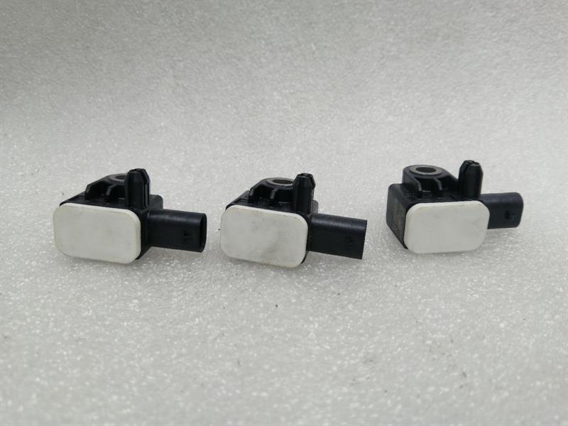 Maserati Quattroporte MASERATI QUATTROPORTE VI M156 Crash Sensor Set 670038225 Impact sensor SRS Satz Body type: Saloon
Fuel: Diesel
