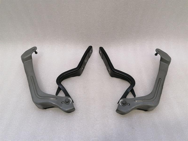 Maserati Quattroporte Maserati Quattroporte VI M156 Bonnet Hinge Set 670001873 Hood Hinge Set Body type: Saloon
Fuel: Diesel