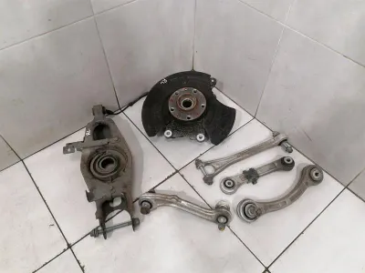 Boîtier de roulement de roue arrière gauche pour Maserati Quattroporte VI M156 670035980
