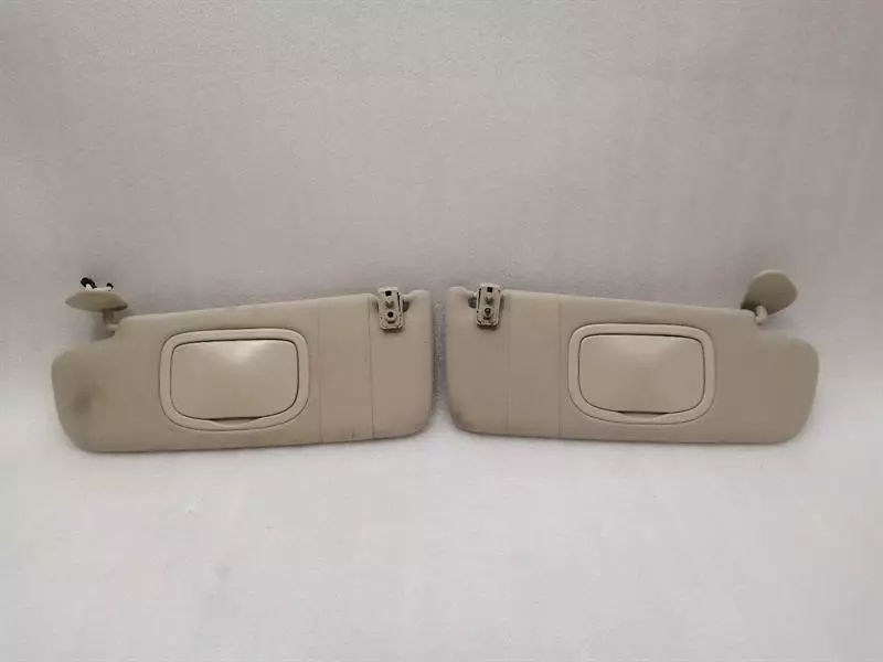 Maserati Quattroporte Maserati Quattroporte VI M156 Sun Visor Set 670026846 Sun Visor Trim Set Body type: Saloon
Fuel: Diesel