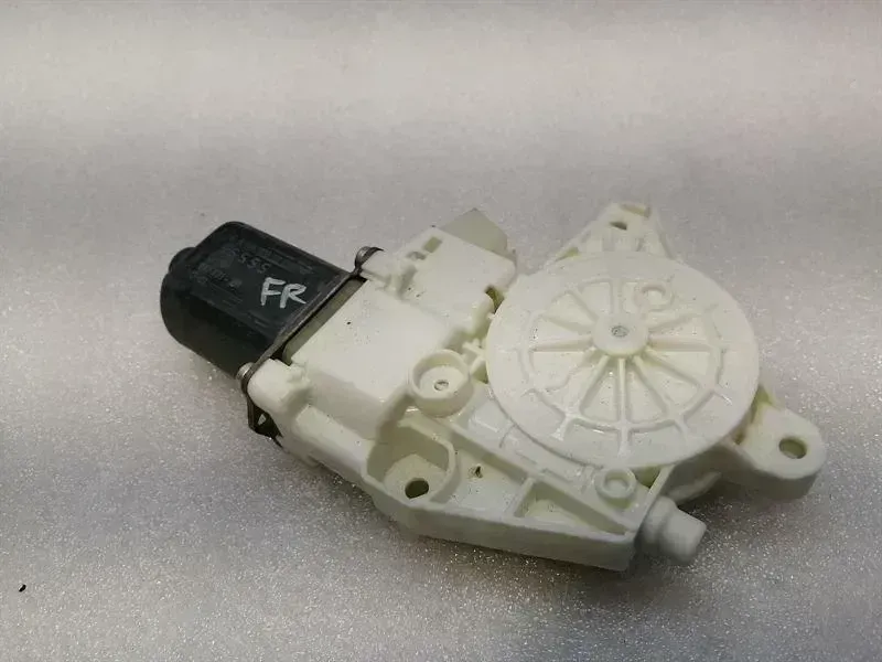 Mercedes-Benz A (W176) Mercedes S-Class W222 Door Window Motor A1669060201 Window Regulator Motor Front Li Body type: Saloon
Fuel: Diesel