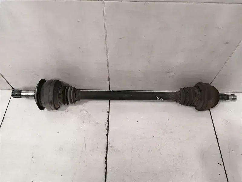 Mercedes-Benz A (W176) Mercedes S-Class W222 Drive Shaft Rear RE A2223500210 Rear Right Drive Shaft Body type: Saloon
Fuel: Diesel