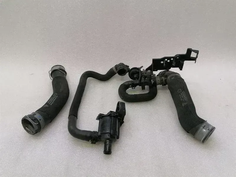 Porsche 911 (991) Porsche 911 992 cooling pipe 992121641 cooling water hose hose Body type: Coupe
Fuel: Petrol