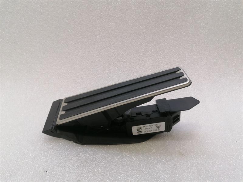 Porsche 911 (991) Porsche 911 992 Gas Pedal (Electrical) 992723507 Accelerator Pedal Body type: Coupe
Fuel: Petrol