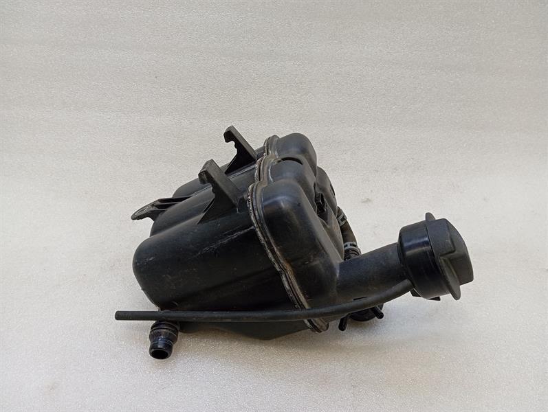 Porsche 911 (991) Porsche 911 992 Expansion Tank 992121407A Balancing Tank Cooling Water Body type: Coupe
Fuel: Petrol