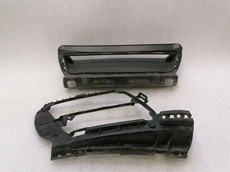 Porsche 911 (991) Porsche 911 992 holder bracket 992807954A holder carrier rear bumper Body type: Coupe
Fuel: Petrol