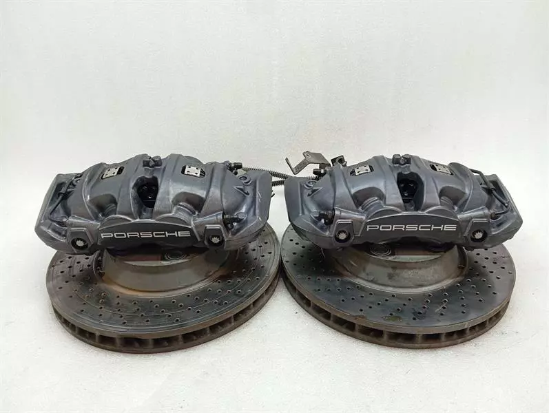 Porsche 911 (991) Porsche 911 992 brake kit 992615106AF brake caliper brake system Brembo set front Body type: Coupe
Fuel: Petrol