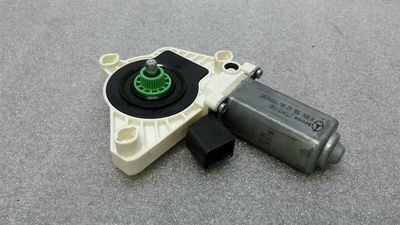 Moteur de lève-vitre avant droit Mercedes W238 A0009066206