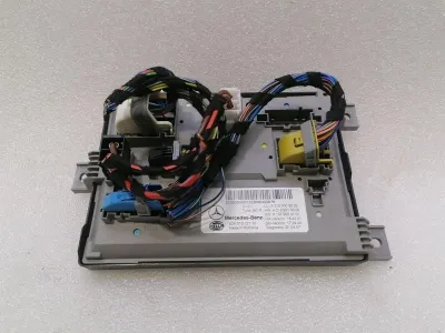 Mercedes E klases W238 elektroniskais SAM vadības bloks aizmugurē A2139005622 ECU