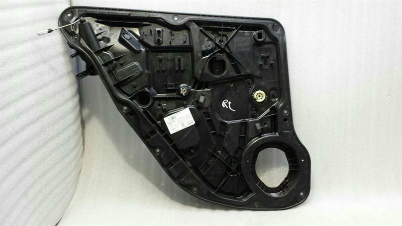 Mercedes-Benz GL / GLS (X166) Mercedes GLS 350D Left Rear Door Winder A1667308901 Window Regulator Rear Left Body type: SUV
Fuel: Diesel