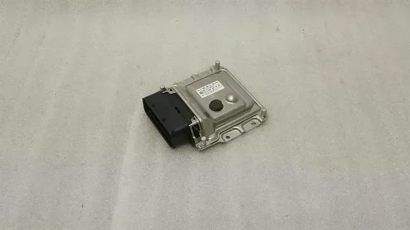 Mercedes-Benz GL / GLS (X166) Mercedes GLS 350D Exhaust Gas Control Module A0009009109 Diesel Glow Plug Module Body type: SUV
Fuel: Diesel