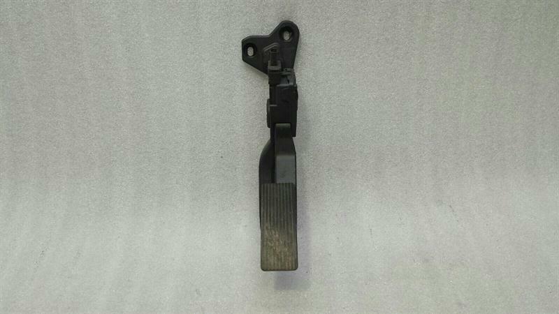 Mercedes-Benz A (W176) Mercedes GLS X166 W166 W292 Gas Pedal (Electrical) A2923000000 Accelerator Pedal Body type: SUV
Fuel: Diesel