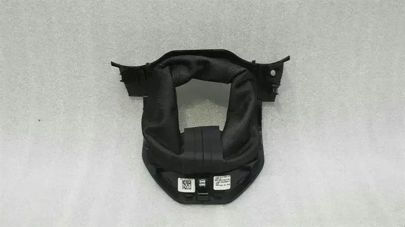 Mercedes-Benz A (W176) Mercedes GLS X166 Steering Shroud A1666807007 Steering Wheel Trim Body type: SUV
Fuel: Diesel