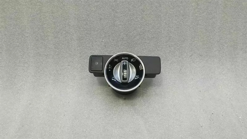 Mercedes-Benz A (W176) Mercedes GLS X166 W166 Headlight Switch A2129050551 Light Switch Body type: SUV
Fuel: Diesel