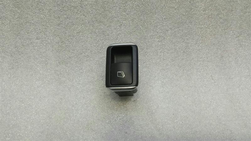 Mercedes-Benz A (W176) Mercedes GLS X166 Side Window Switch A1668200210 Window Regulator Switch Body type: SUV
Fuel: Diesel
