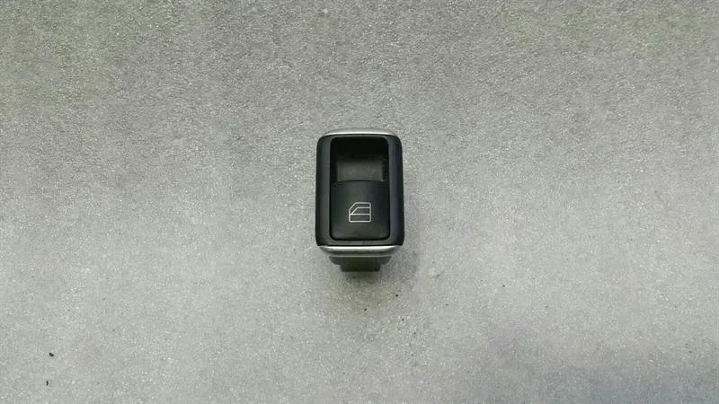 Mercedes-Benz A (W176) Mercedes GLS X166 Window Switch A2049058102 Power Window Switch Body type: SUV
Fuel: Diesel