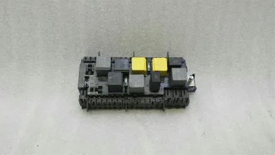 Skrzynka bezpieczników Mercedes GLS X166 A1669068201