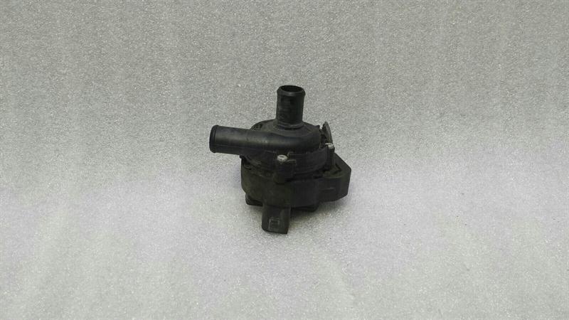 Mercedes-Benz A (W176) Mercedes GLS X166 additional cooling pump A2118350028 coolant pump pump Body type: SUV
Fuel: Diesel
