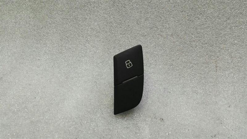 Audi A7 (4G) Audi A7 4G RLH door lock switch 4G8962107A door switch rear left Body type: Hatchback
Fuel: Diesel